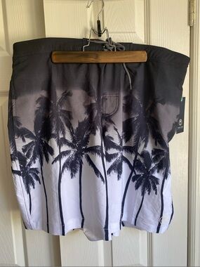 New Men's Black & White Palm-Print Swim Board Shorts 9” inseam